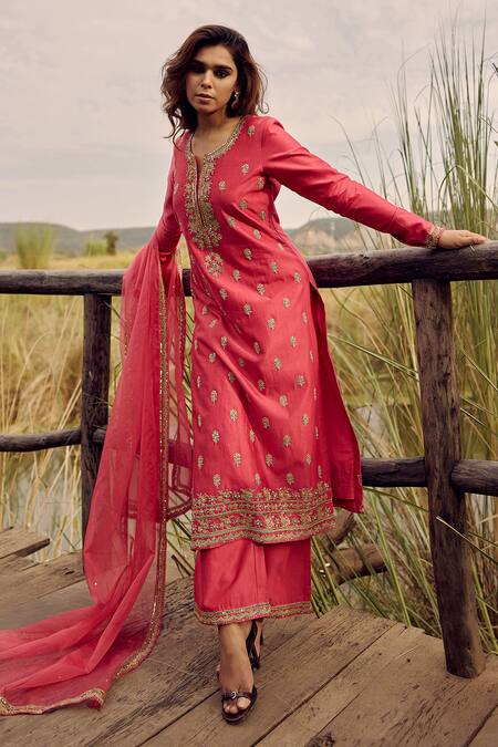 Buy_Labelmayaa_Fuchsia Chanderi, Organza Embroidery, Zari Split V-neck Kurta Palazzo Set _Online_at_Aza_Fashions
