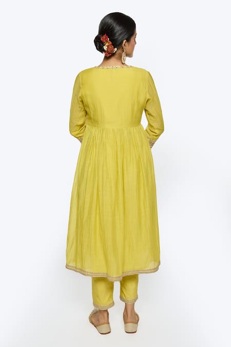 Sinjhar Hand Embroidered Yellow Angarkha Set 