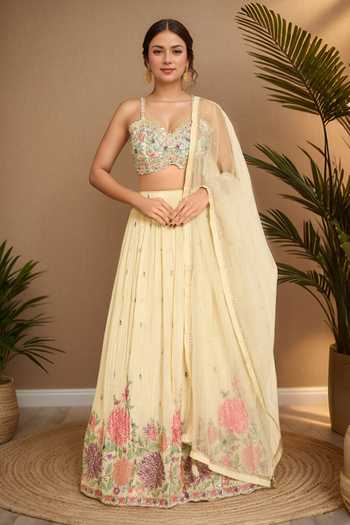 Lehenga Set with Soft silk thread weaving and contrast border Blouse