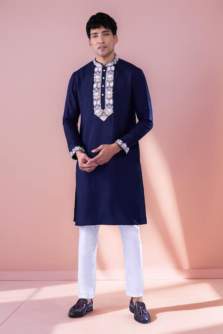 Aariyana Couture Floral Embroidered Kurta Set 