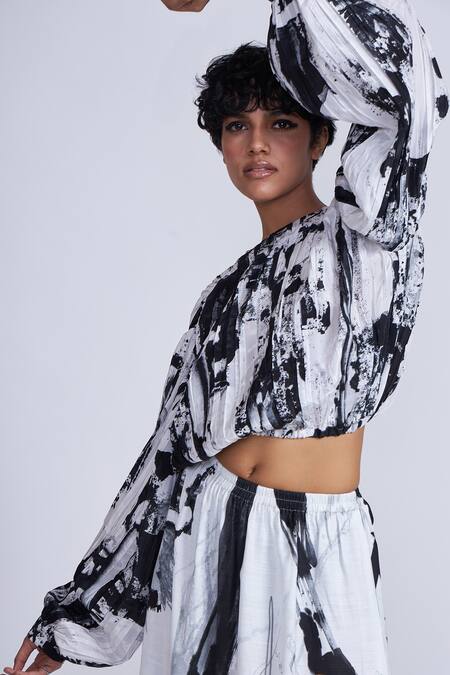 Buy Advait Black Crepe Collared And White Abstract Print Crop Top Online at Aza Fashions Buy_Advait_Black Crepe Collared And White Abstract Print Crop Top _Online_at_Aza_Fashions
