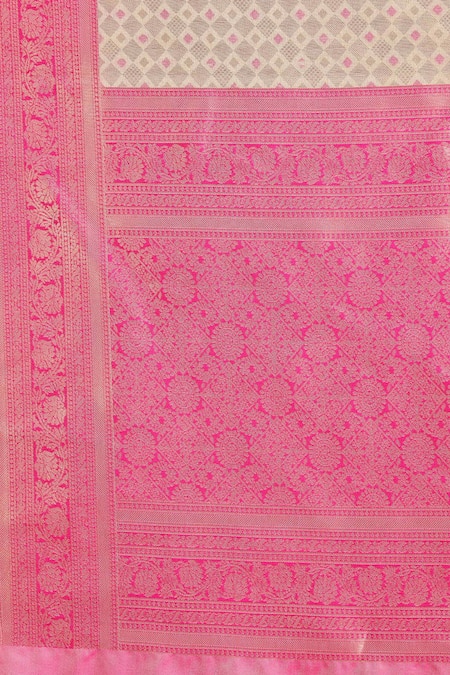 Naintara Bajaj_Pink Kota Doria, Silk Embroidery Geometric Floral Vine Kanjivaram Saree Set _at_Aza_Fashions