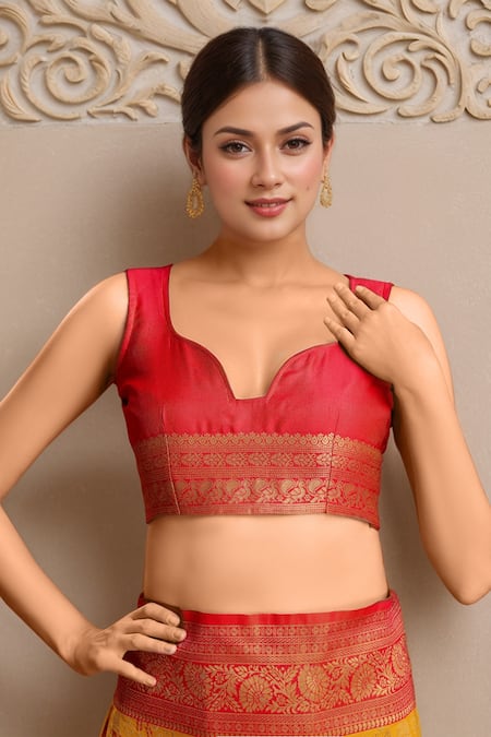 Buy Naintara Bajaj Red Silk Embroidery Sweetheart Neck Floral Vine Banarasi Saree Set Online at Aza Fashions Buy_Naintara Bajaj_Red Silk Embroidery Sweetheart Neck Floral Vine Banarasi Saree Set_Online_at_Aza_Fashions