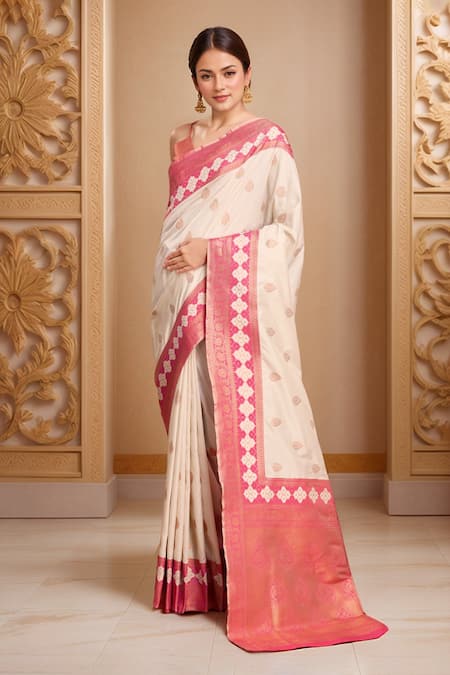Naintara Bajaj Paisley Woven Banarasi Saree Set 