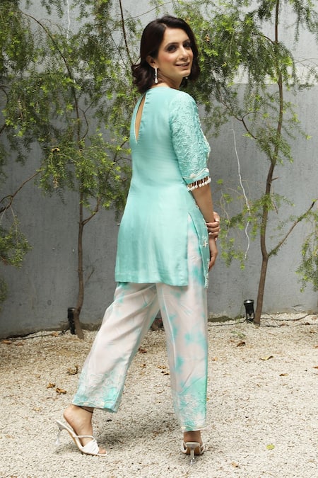 Nitisha Kashyap Official Floral Thread Embroidered Aqua Kurta Set 