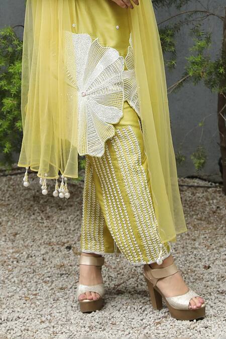 Buy_Nitisha Kashyap Official_Green Silk, Net Beads, Sequins, Cut Work, Floral Cutwork Border Kurta Set _Online_at_Aza_Fashions