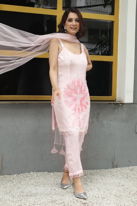 Nitisha Kashyap Official_Pink Silk, Net, Linen Beads, Mirrors, Cut Work, Embroidery Floral Kurta Set _Online_at_Aza_Fashions