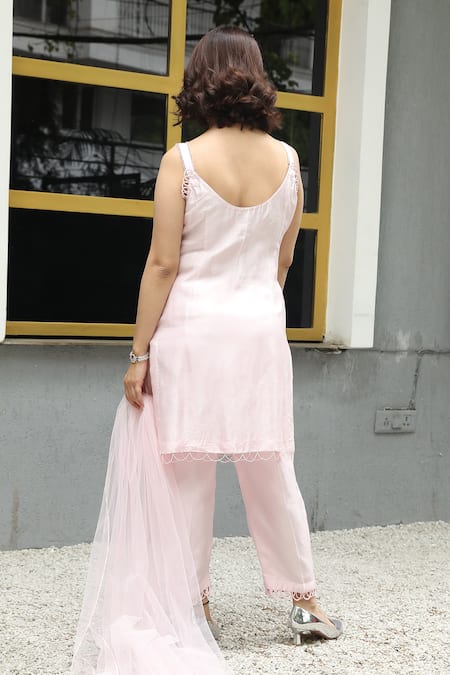 Nitisha Kashyap Official Pink Floral Embroidered Kurta Set 