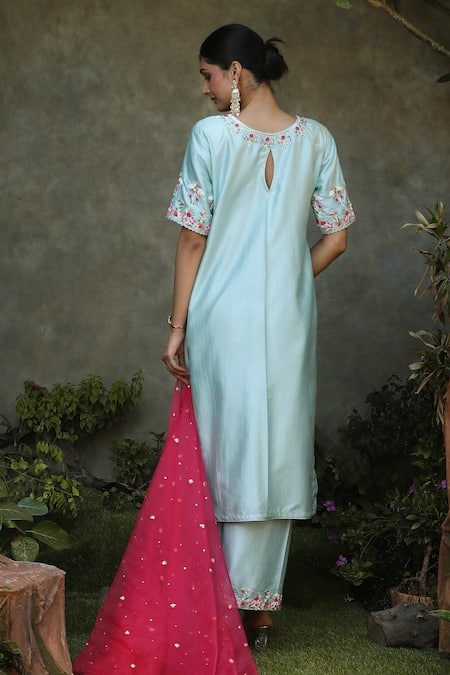Nitisha Kashyap Official Floral Embroidered Aqua Kurta Set 