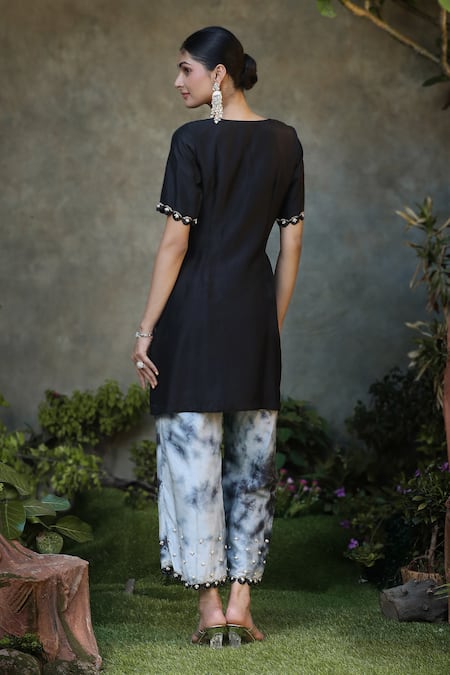 Nitisha Kashyap Official Black Zardozi Embroidered Kurta Set 