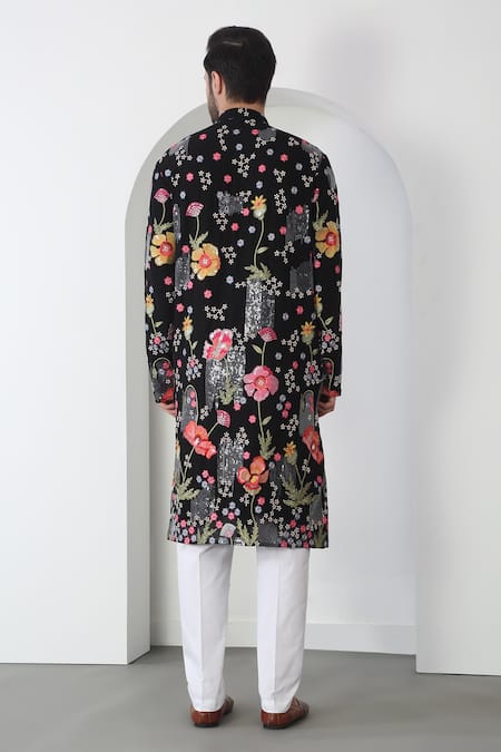 Aham-Vayam Pushp Utsav Embroidered Kurta Set 