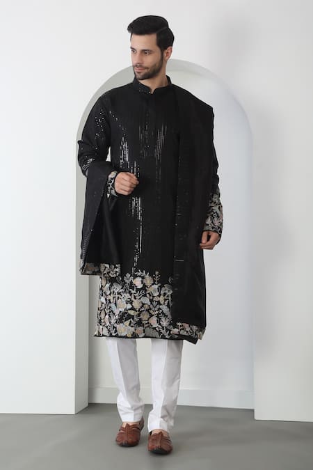 Aham-Vayam Floral Thread Embroidered Kurta Set 