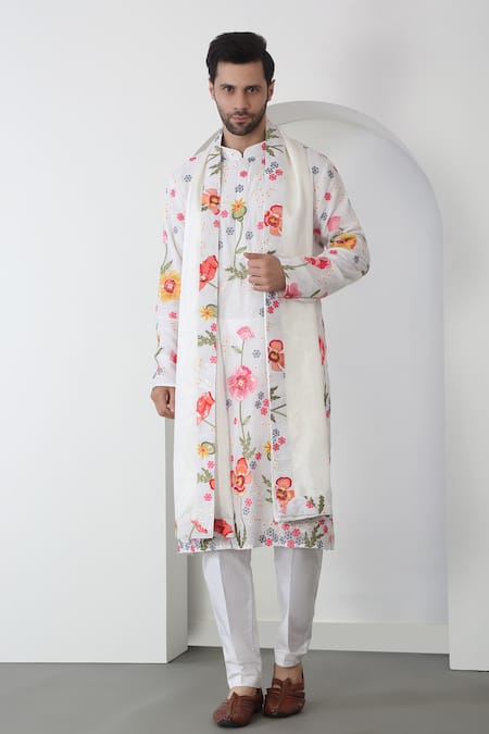 Aham-Vayam Embroidered Cotton Kurta Set 