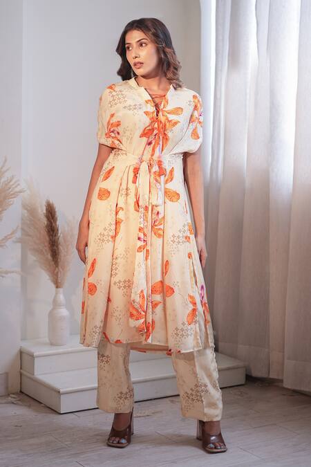 Buy_Label Flamingo By Vrinda_Ivory Crepe Lilly Pattern Kurta Set 