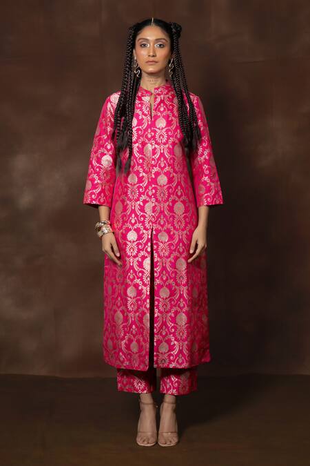 Shop_Vishwa By Pinki Sinha X AZA_Pink Silk Embroidery Collared Floral Banarasi Kurta Set _Online_at_Aza_Fashions