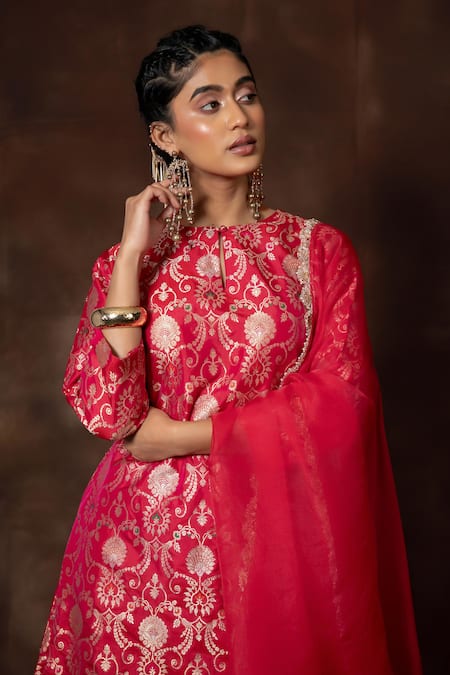 Vishwa By Pinki Sinha X AZA_Pink Brocade, Silk Embroidery, Zari Round Floral Banarasi Kurta Sharara Set _at_Aza_Fashions