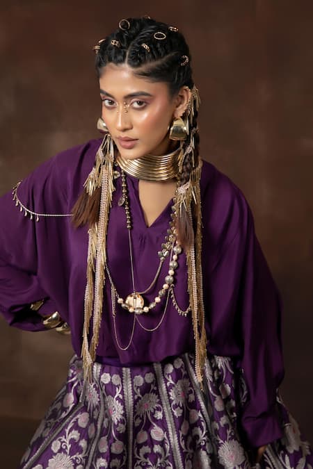 Vishwa By Pinki Sinha X AZA Purple Silk Embroidery V-neck Floral Banarasi Lehenga And Top Set at Aza Fashions Vishwa By Pinki Sinha X AZA_Purple Silk Embroidery V-neck Floral Banarasi Lehenga And Top Set _at_Aza_Fashions