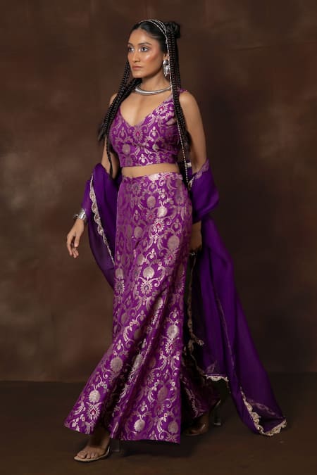 Vishwa By Pinki Sinha X AZA_Purple Silk Lace V-neck Handwoven Banarasi Gharara Set _at_Aza_Fashions