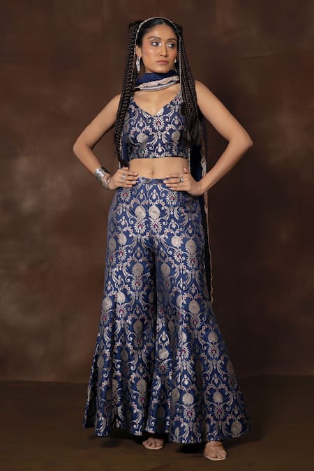 Vishwa By Pinki Sinha X AZA Blue Silk Embroidery V-neck Banarasi Gharara Set Online at Aza Fashions Vishwa By Pinki Sinha X AZA_Blue Silk Embroidery V-neck Banarasi Gharara Set _Online_at_Aza_Fashions