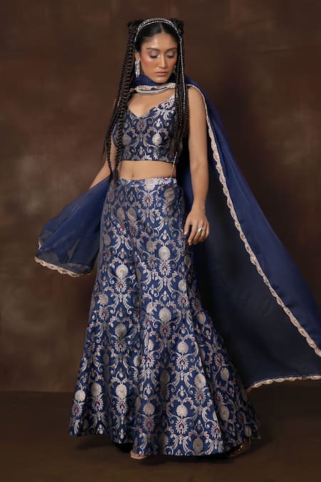 Buy Vishwa By Pinki Sinha X AZA Blue Silk Embroidery V-neck Banarasi Gharara Set Online at Aza Fashions Buy_Vishwa By Pinki Sinha X AZA_Blue Silk Embroidery V-neck Banarasi Gharara Set _Online_at_Aza_Fashions