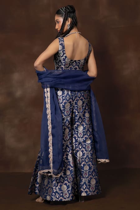 Shop Vishwa By Pinki Sinha X AZA Blue Silk Embroidery V-neck Banarasi Gharara Set at Aza Fashions Shop_Vishwa By Pinki Sinha X AZA_Blue Silk Embroidery V-neck Banarasi Gharara Set _at_Aza_Fashions