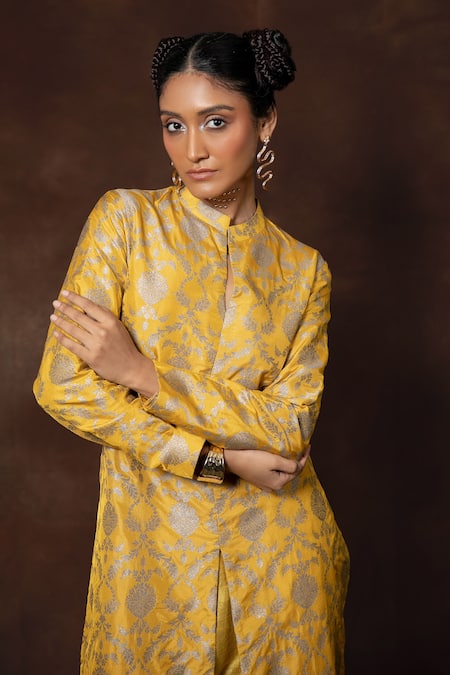 Shop_Vishwa By Pinki Sinha X AZA_Yellow Silk Embroidery Collared Floral Jaal Banarasi Kurta Set _Online_at_Aza_Fashions