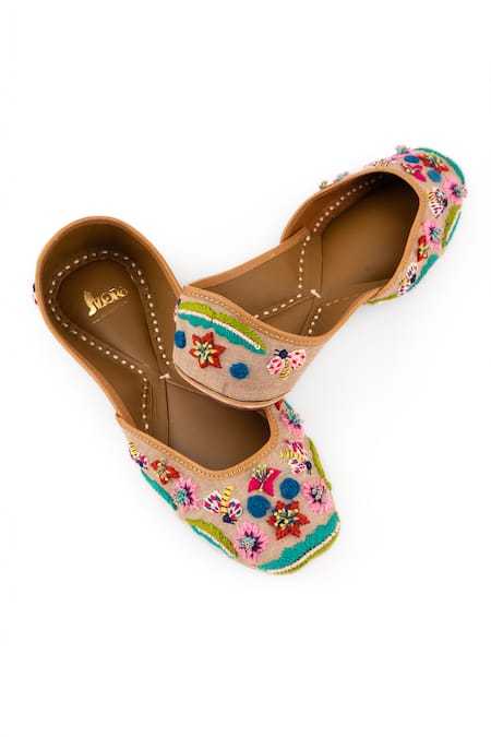 Azora Gardenia Bead Embroidered Juttis 