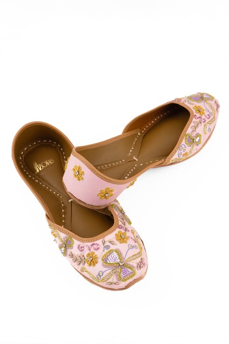 Azora Bow Embroidered Sequin Juttis 