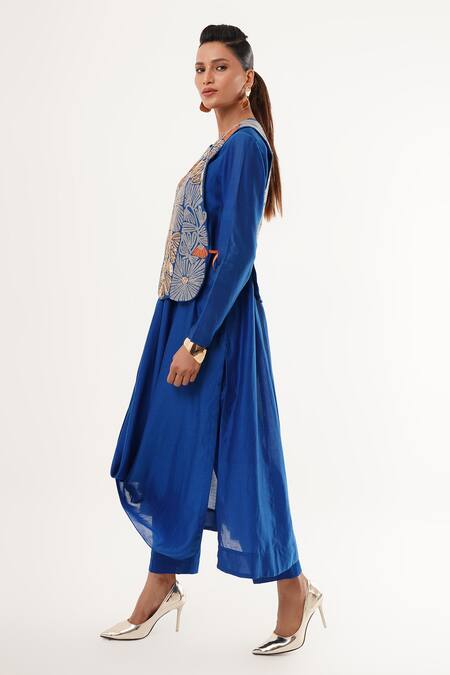 Jajaabor_Blue Tissue, Cotton, Silk, Linen, Chanderi Floral Embroidered Kurta Set _Online_at_Aza_Fashions