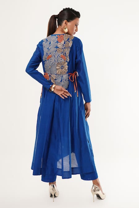 Jajaabor Floral Applique Embroidered Kurta Set 