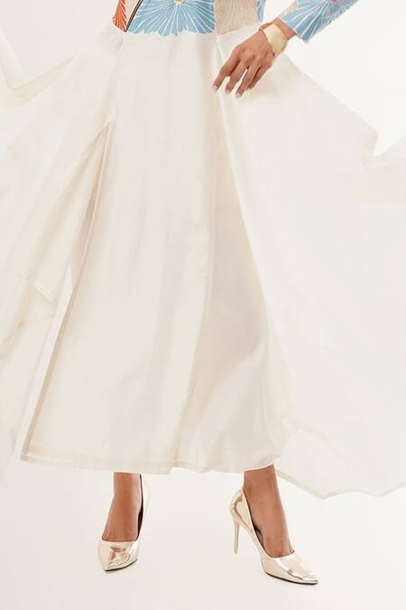 Jajaabor Ivory Tissue, Cotton, Silk Applique, Sequins V-neck Floral Asymmetric Kurta Set at Aza Fashions Jajaabor_Ivory Tissue, Cotton, Silk Applique, Sequins V-neck Floral Asymmetric Kurta Set _at_Aza_Fashions