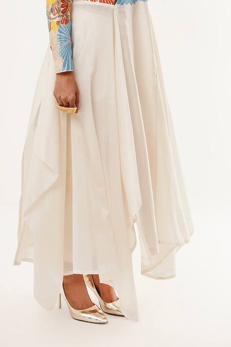 Buy Jajaabor Ivory Tissue, Cotton, Silk Applique, Sequins V-neck Floral Asymmetric Kurta Set Buy_Jajaabor_Ivory Tissue, Cotton, Silk Applique, Sequins V-neck Floral Asymmetric Kurta Set