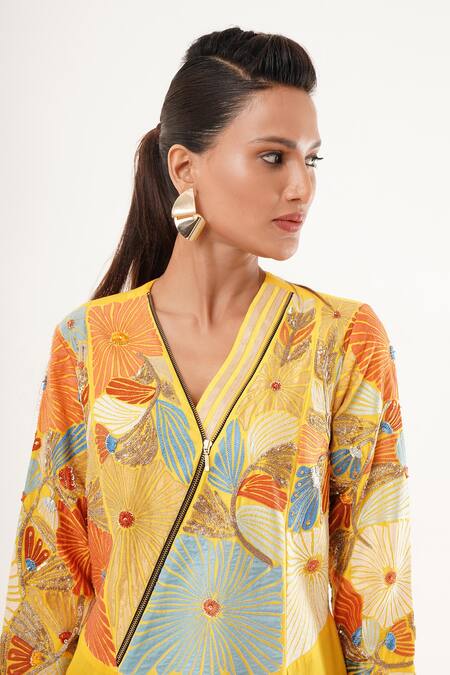 Jajaabor_Yellow Tissue, Cotton, Silk Sequins, Applique V-neck Floral Kurta Set _Online_at_Aza_Fashions