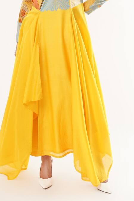 Shop_Jajaabor_Yellow Tissue, Cotton, Silk Sequins, Applique V-neck Floral Kurta Set _Online_at_Aza_Fashions