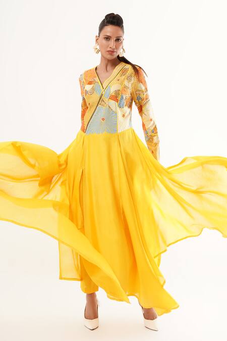 Jajaabor_Yellow Tissue, Cotton, Silk Sequins, Applique V-neck Floral Kurta Set _at_Aza_Fashions