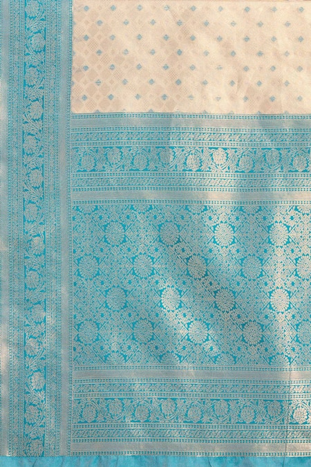 Naintara Bajaj_Off White Silk, Kota Doria Embroidery Geometric Woven Kanjivaram Saree And Blouse _Online_at_Aza_Fashions