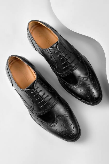 Nou_Black Embroidery Brogue Pattern Leather Shoes _Online_at_Aza_Fashions