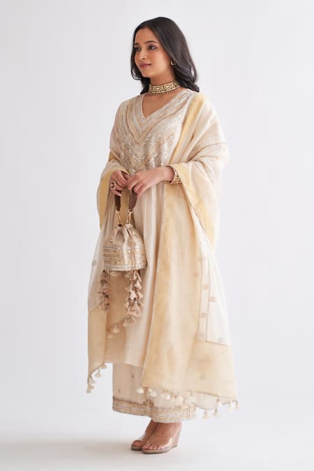Shop_Vaaya_Off White Silk, Silk, Sequins, Embroidery Coin Kurta Set_Online_at_Aza_Fashions
