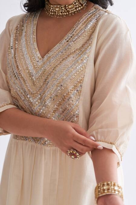 Buy_Vaaya_Off White Silk, Silk, Sequins, Embroidery Coin Kurta Set