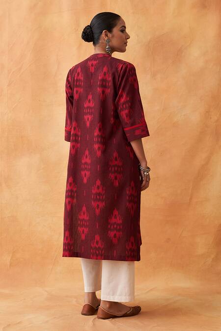 Shop_Vaaya_Burgundy Handloom Cotton Tassels Split V-neck Hand Woven Ikkat Kurta _at_Aza_Fashions