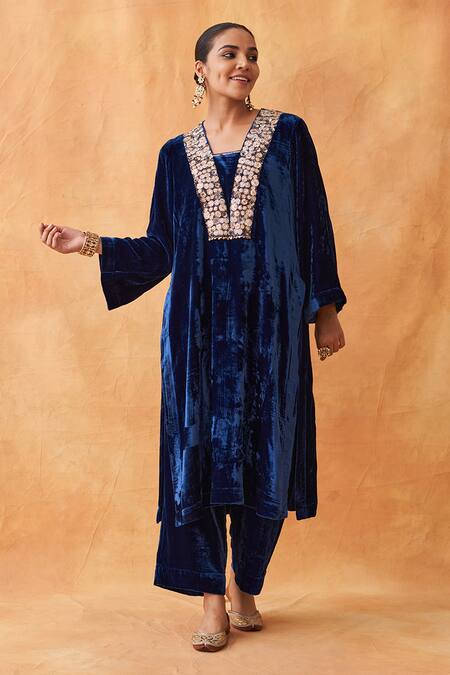 Buy Vaaya Blue Silk, Velvet Gota Patti, Sequins, Beads V-neck Twilight Kurta Set Online at Aza Fashions Buy_Vaaya_Blue Silk, Velvet Gota Patti, Sequins, Beads V-neck Twilight Kurta Set _Online_at_Aza_Fashions