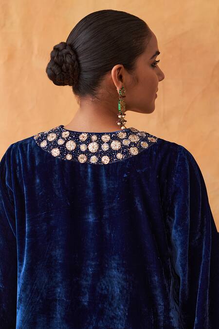 Shop Vaaya Blue Silk, Velvet Gota Patti, Sequins, Beads V-neck Twilight Kurta Set Online at Aza Fashions Shop_Vaaya_Blue Silk, Velvet Gota Patti, Sequins, Beads V-neck Twilight Kurta Set _Online_at_Aza_Fashions