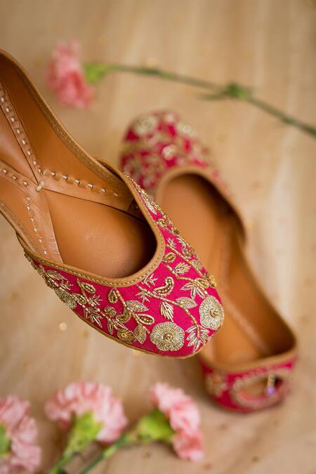Moy_Pink Embroidered Juttis_Online_at_Aza_Fashions