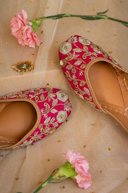 Shop_Moy_Pink Embroidered Juttis_Online_at_Aza_Fashions
