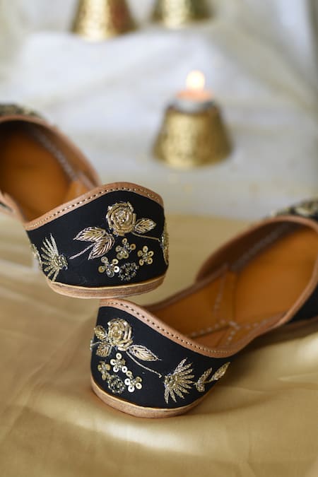 Shop_Moy_Black Zardozi Sequin Juttis_Online_at_Aza_Fashions