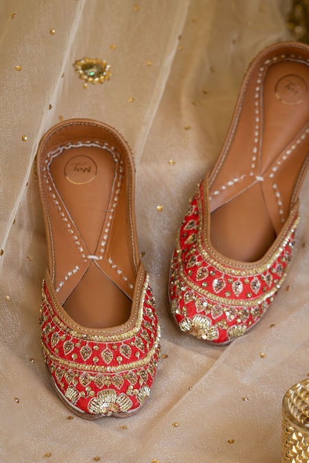 Shop_Moy_Red Gulaal Sequin Embroidered Juttis_at_Aza_Fashions