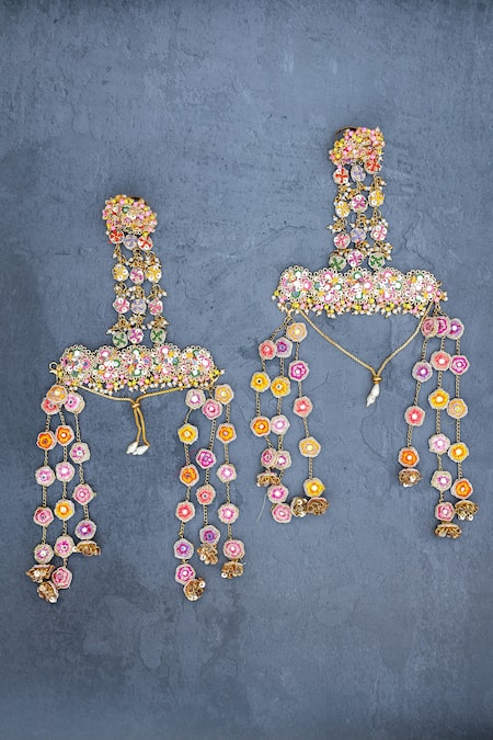 Shop Kanyaadhan By Dhirajaayushi Multi Color Gul Vine Haathphool Set at Aza Fashions Shop_Kanyaadhan By Dhirajaayushi_Multi Color Gul Vine Haathphool Set _at_Aza_Fashions