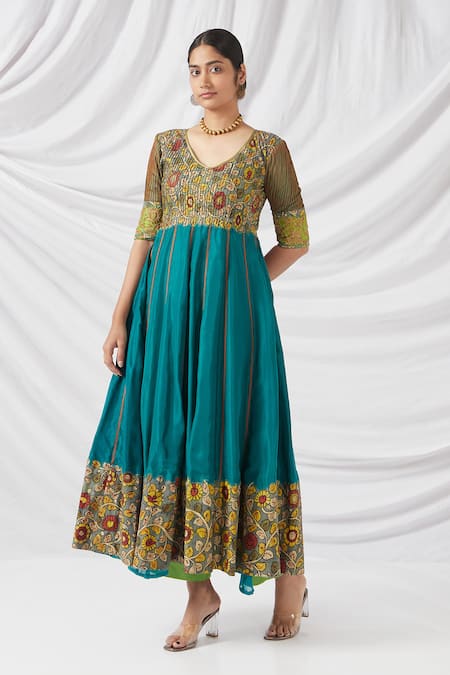 Latha Puttanna_Blue Silk Sequins, Zari V-neck Kalamkari Blossom Print Anarkali Set _Online_at_Aza_Fashions