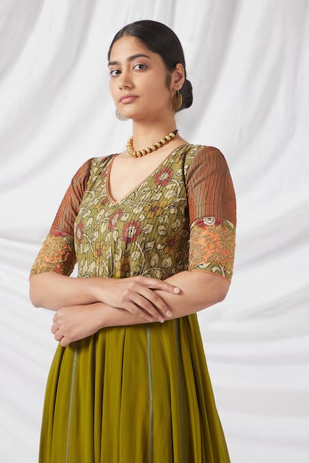 Latha Puttanna Green Georgette, Silk Sequins, Embroidery Kalamkari Flora Print Anarkali Set at Aza Fashions Latha Puttanna_Green Georgette, Silk Sequins, Embroidery Kalamkari Flora Print Anarkali Set _at_Aza_Fashions