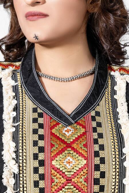 Anmol Kakad_Black Silk Mirrors, Embroidery V-neck Tassel Kurta And Pant Set_at_Aza_Fashions